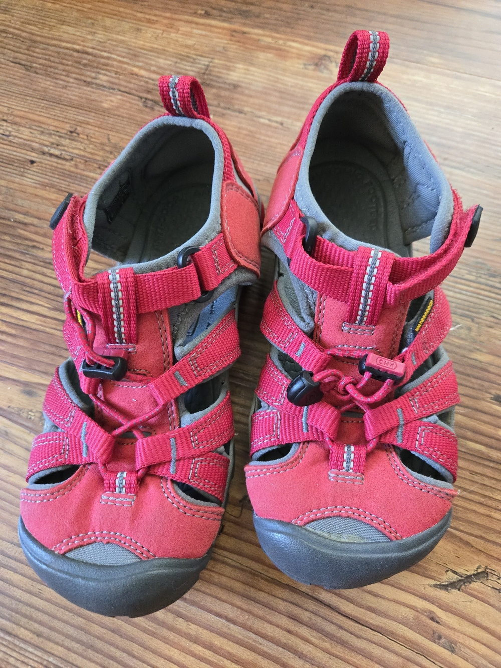 Keen Kids Red Seacamp 2 Closed-Toe Sport Sandals, Waterproof, Like New